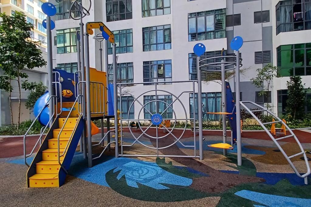 Homestay Arc Cozyhome Austin Hills 4-5Pax Джохор Бахру Екстериор снимка